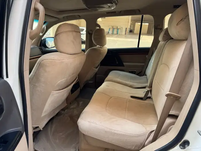 لاندكروزر 2012 GXR3 فل كامل الحد 11