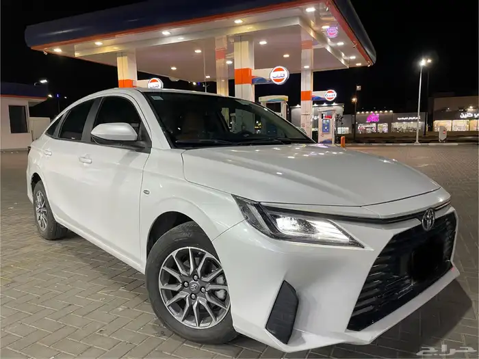 للبيع تويوتا يارس 2024 9