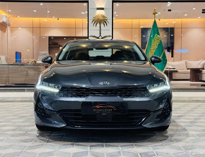 كيا 5 فل كامل نظيف جدا بطاقه جمركيه 0