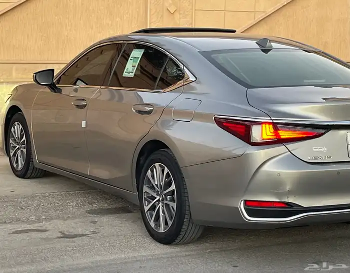 لكزس ES250 2024 8