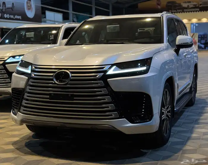 لكزس LX B B الساير 2025 ابيض داخل ابيض 2