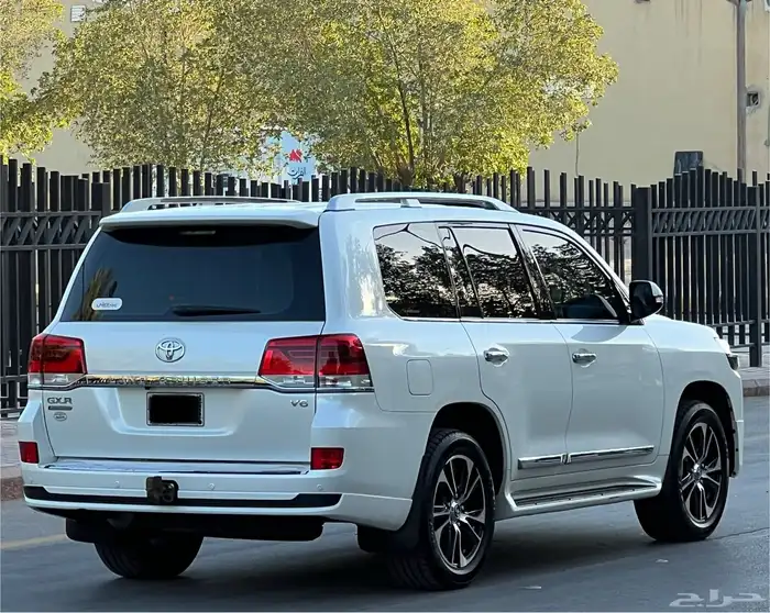 تويوتا لاندكروزر 2021 تورنج V6 سعودي 4