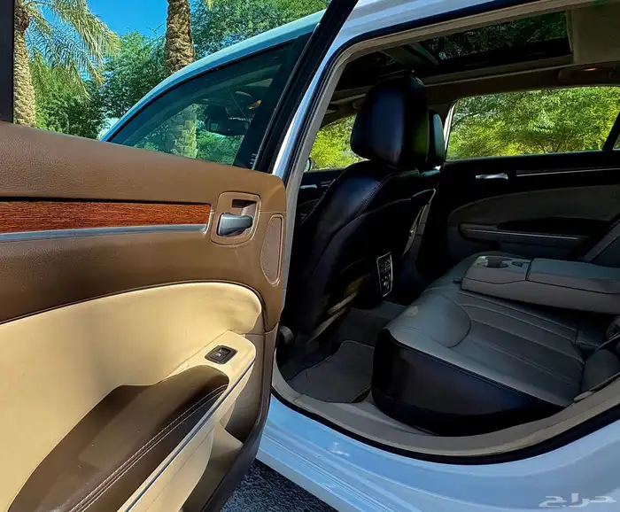 كرايزلر c300 فل كامل 22