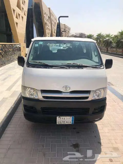 للبيع باص تويوتا نظيف 2009 2