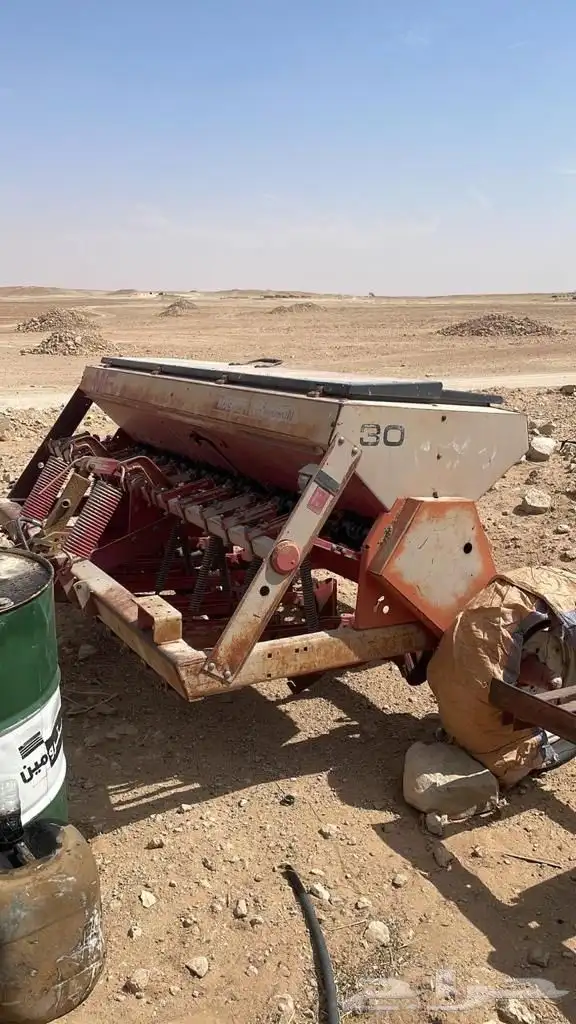 معدات زراعيه للبيع بذاره مكينه مقطوره مشط 4