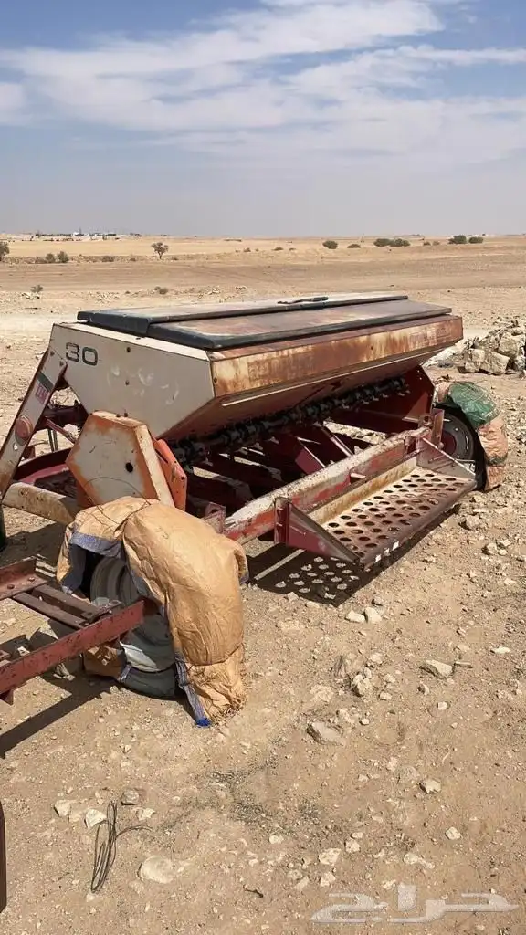 معدات زراعيه للبيع بذاره مكينه مقطوره مشط 3