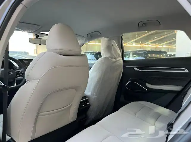 جيلي امجرند استاندر 2025 11