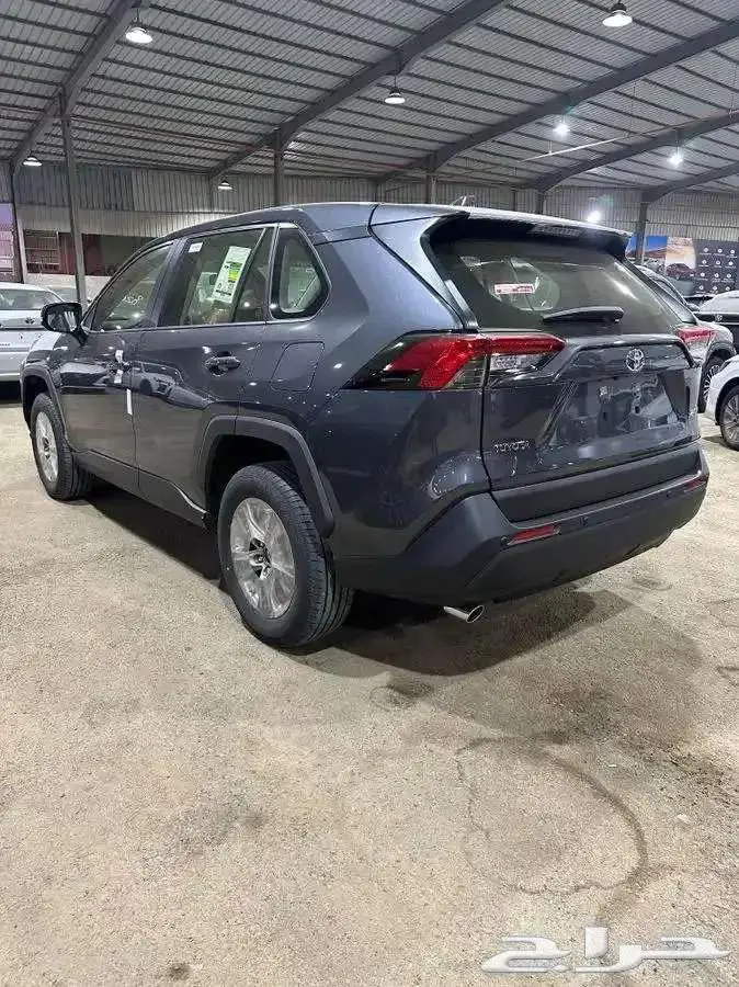 تويوتا راف فور LE بنزين ستاندر دفع رباعي 2025 كاش او بنك 4