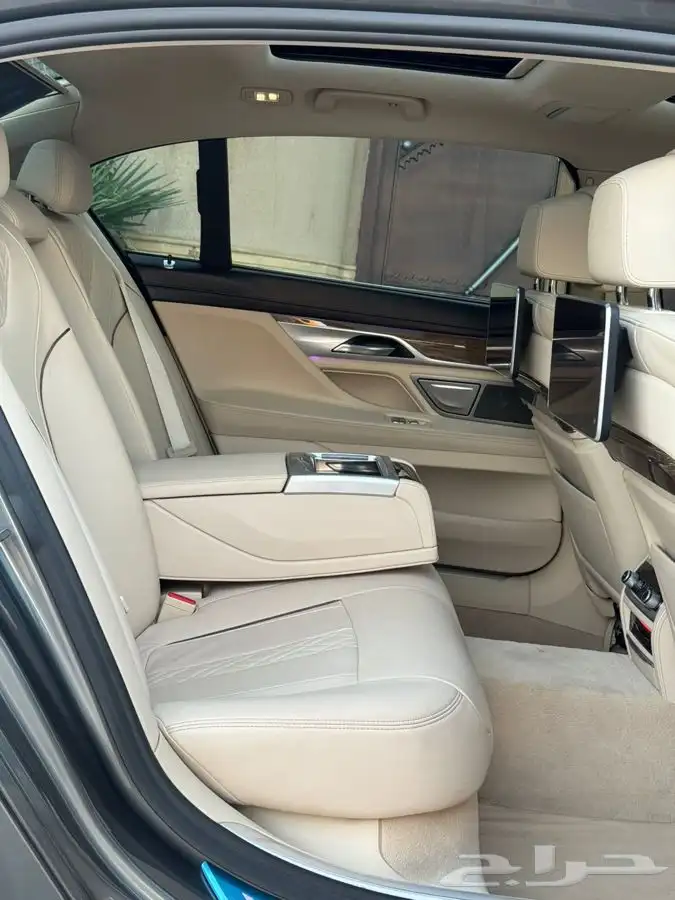 بي إم 740فل كامل مديل 2018 15
