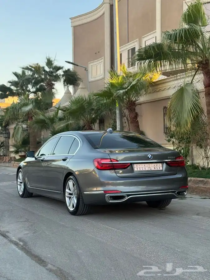 بي إم 740فل كامل مديل 2018 3