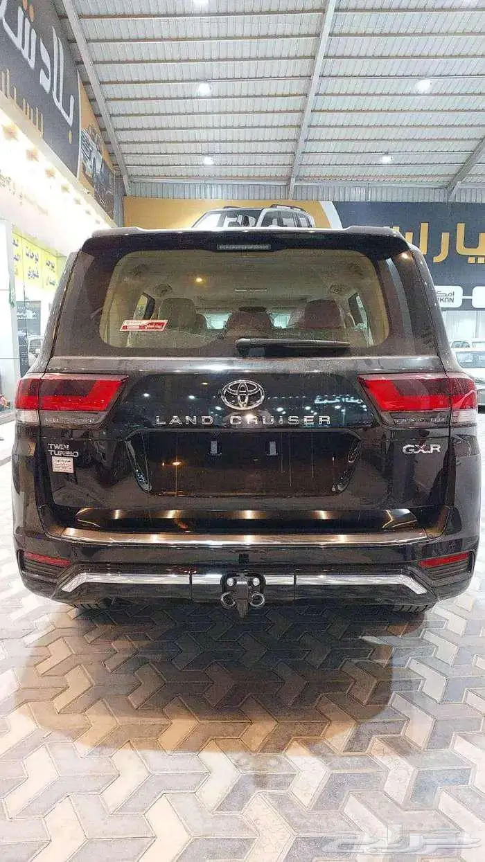 جي اكس ار ال4 بنزين 2025 اسود سعودي 5