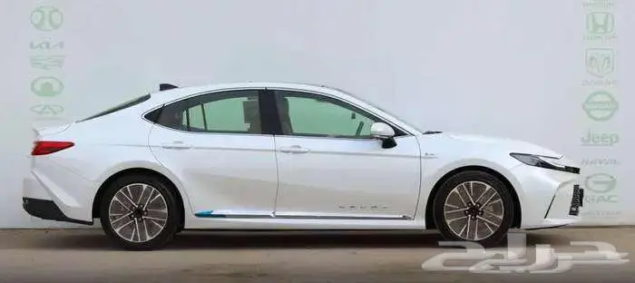 كامري لومير هيبرد 2025 4