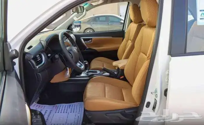 تويوتا فورتشنر VX1 بنزين 6سلندر لوحات 2025 3