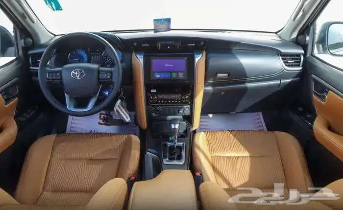 تويوتا فورتشنر VX1 بنزين 6سلندر لوحات 2025 1