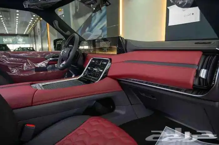 نيسان باترول بلاتينيوم موديل 2026 تنفس طبيعي سقف اسود 4