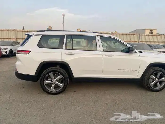 جيب جراند شيروكي 2023 ليمتد 2