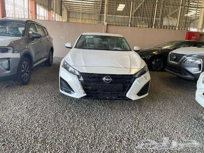 نيسان التيما نص فل 2025 ابيض واوسود 2