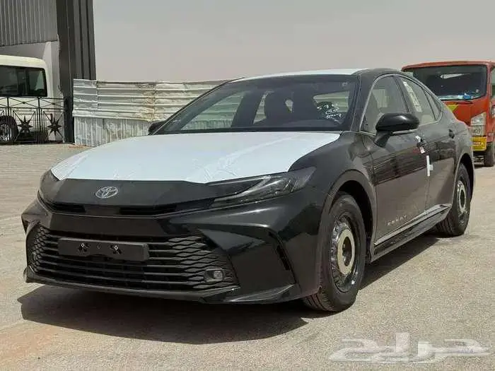 كامري E استاندر 2025 طيس وارد الساير 1