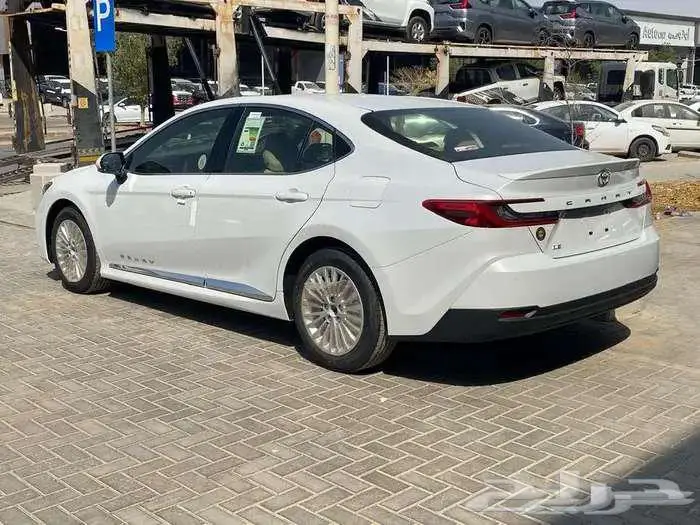 تويوتا كامري LE موديل 2025 نص فل كاش و اقساط 3