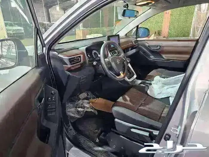 تويوتا انوفا GL 2.0 بنزين 2025 - سعودي 3