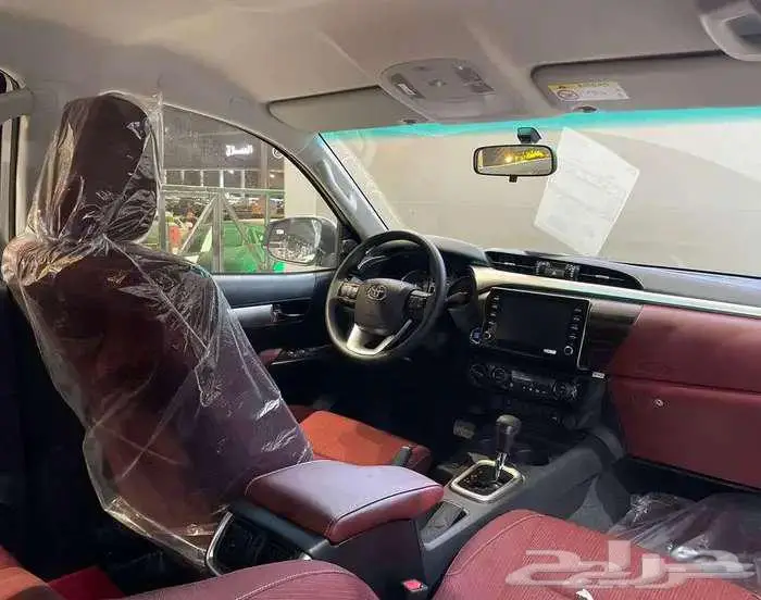 تويوتا هايلوكس غمارتين V6 بنزين خليجي 2025 4