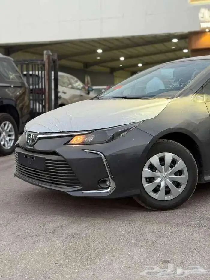 تويوتا كورولا XLI 2025 باقل الاسعار اسود 3