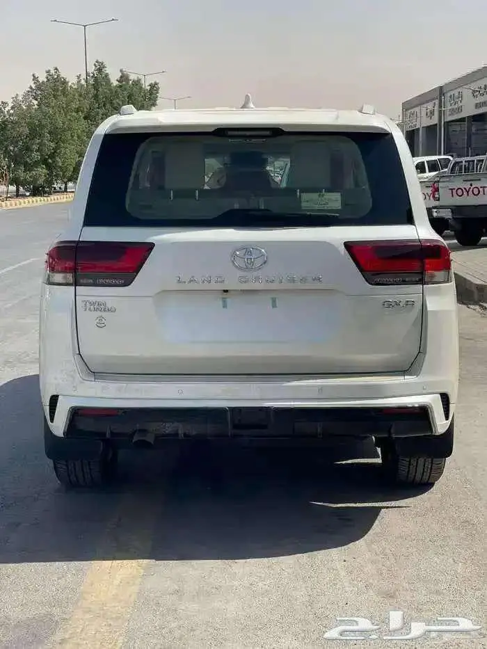 لاندكروزر 2025 GXR L5 S خليجي 5