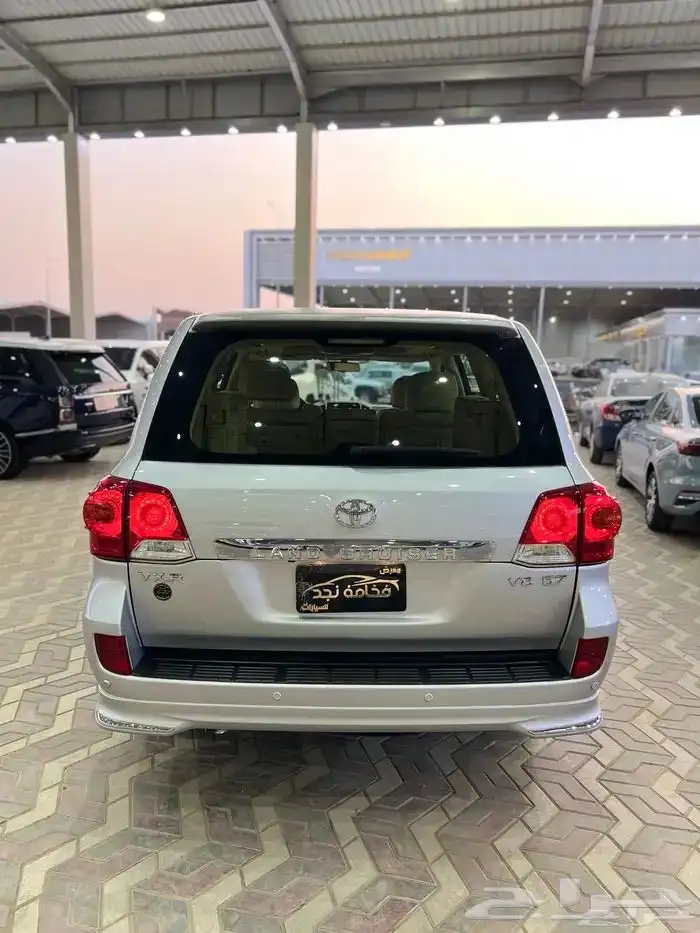 تويوتا فكسار 2015 سعودي فل كامل ماشي 162 الف قمة فالنظافة 4