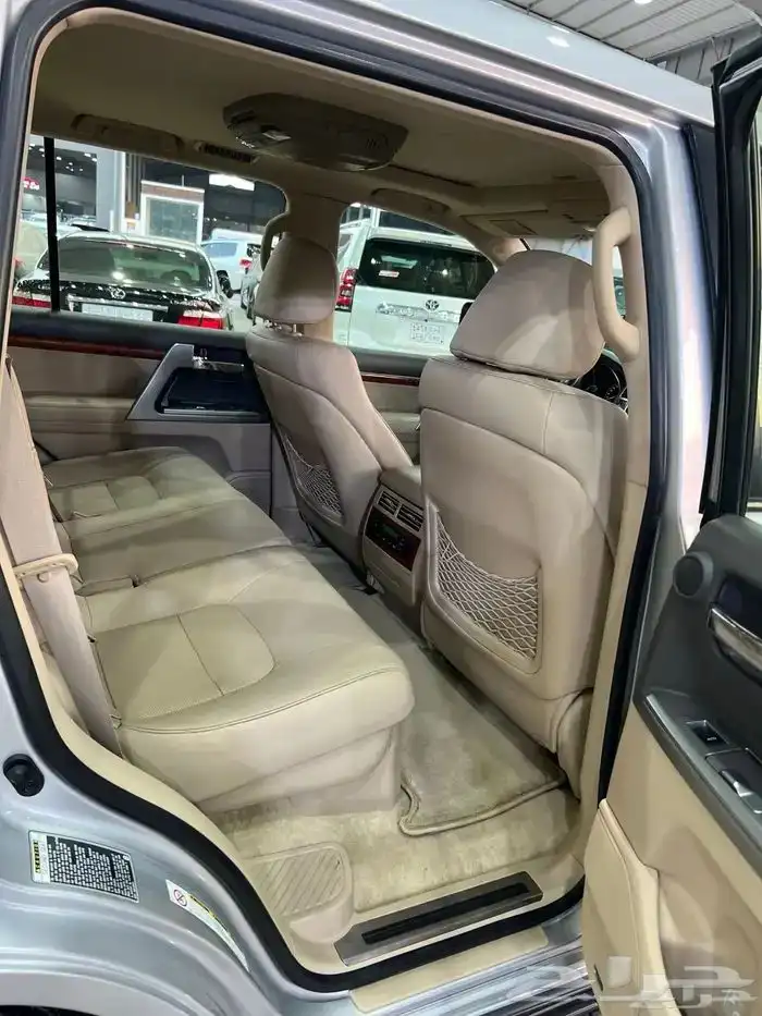 تويوتا فكسار 2015 سعودي فل كامل ماشي 162 الف قمة فالنظافة 14