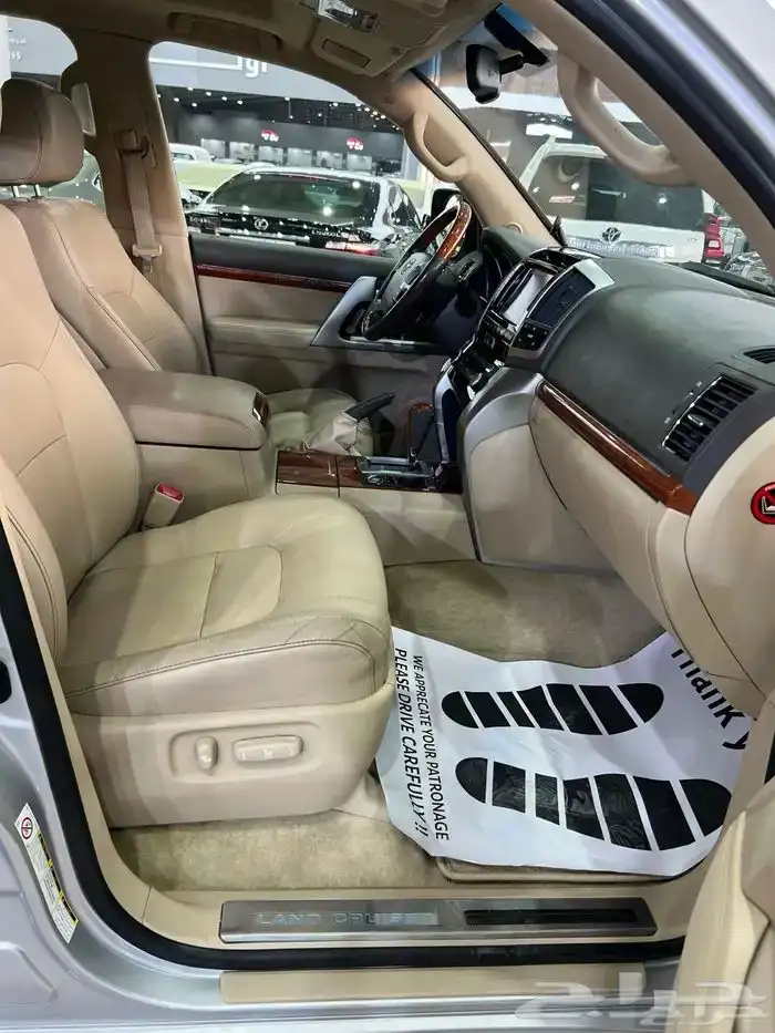 تويوتا فكسار 2015 سعودي فل كامل ماشي 162 الف قمة فالنظافة 12