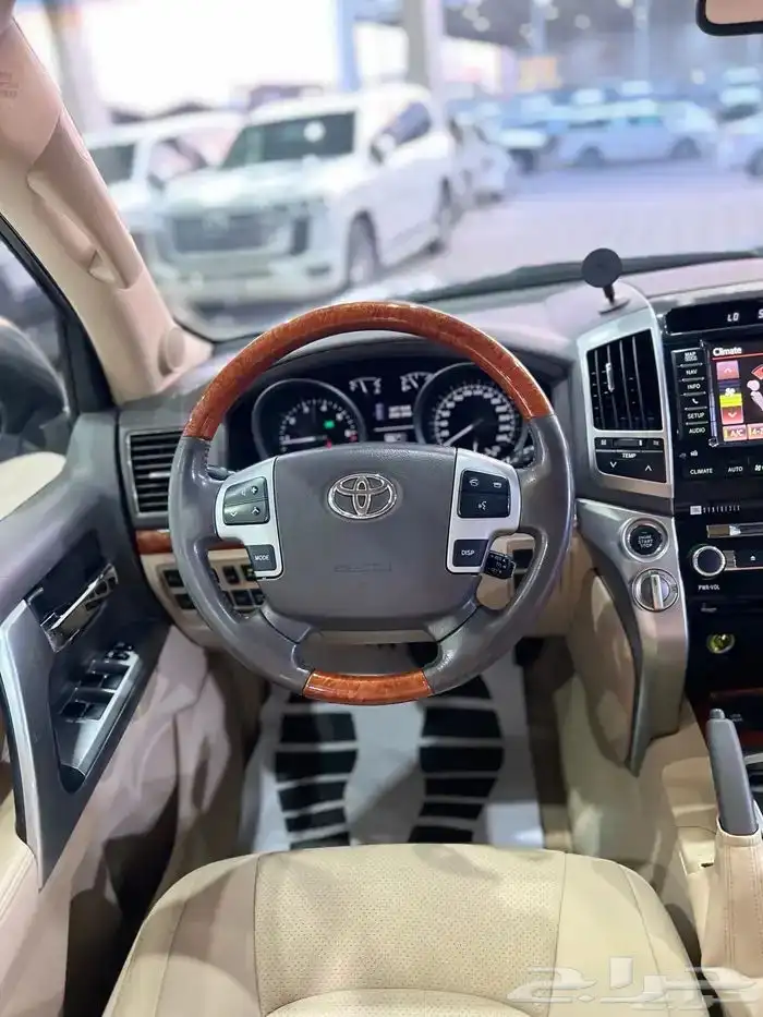 تويوتا فكسار 2015 سعودي فل كامل ماشي 162 الف قمة فالنظافة 6