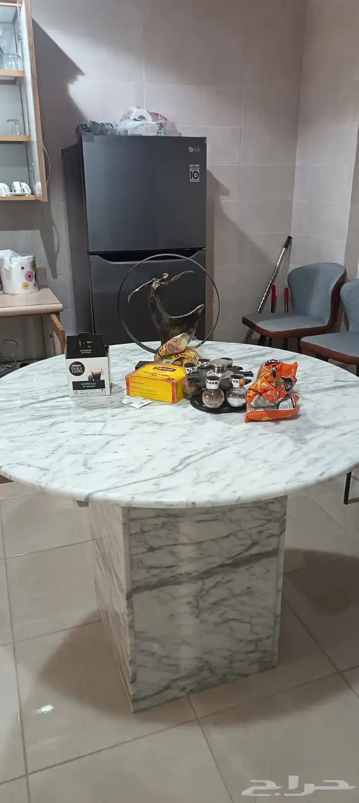 للبيع اثاث شقة بالكامل 1