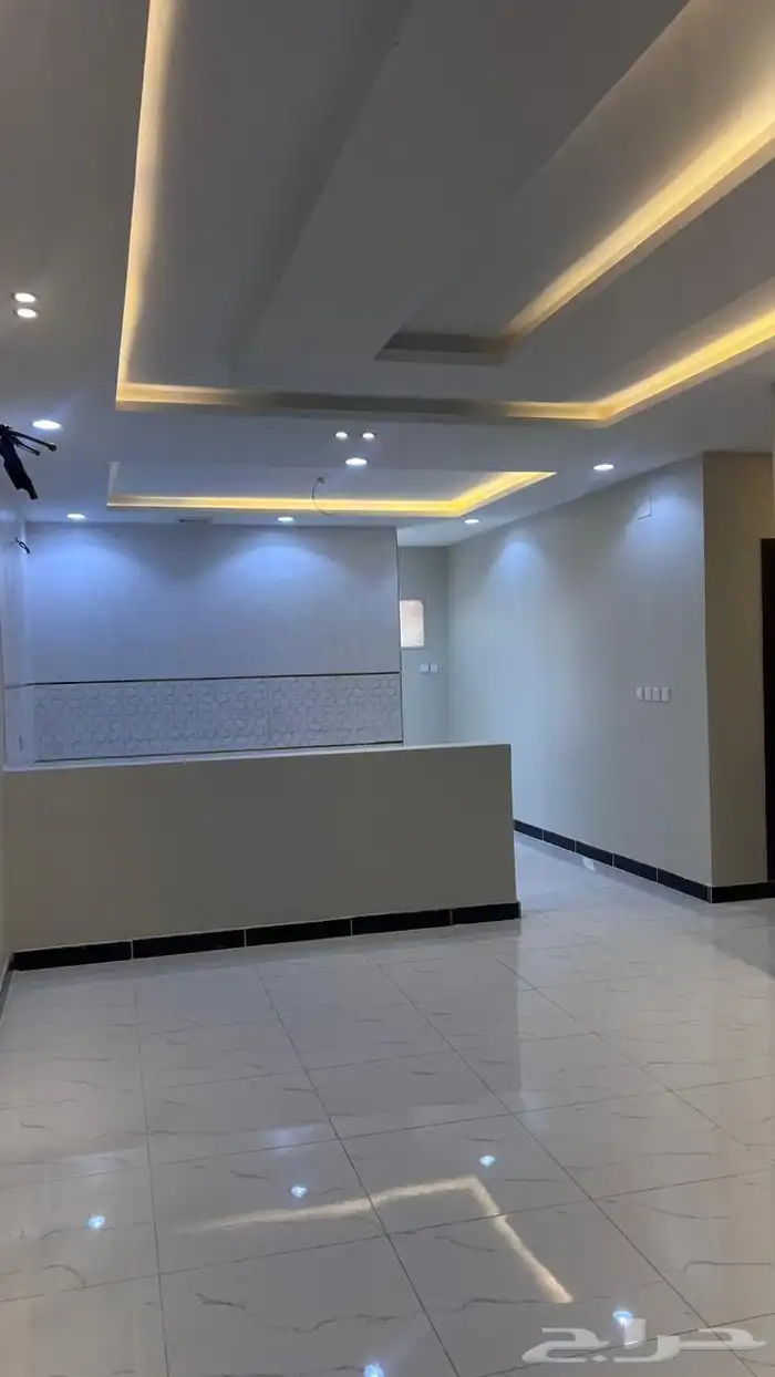 شقة غرفتين ومطبخ وحمام وصاله للايجار ببحرة 8