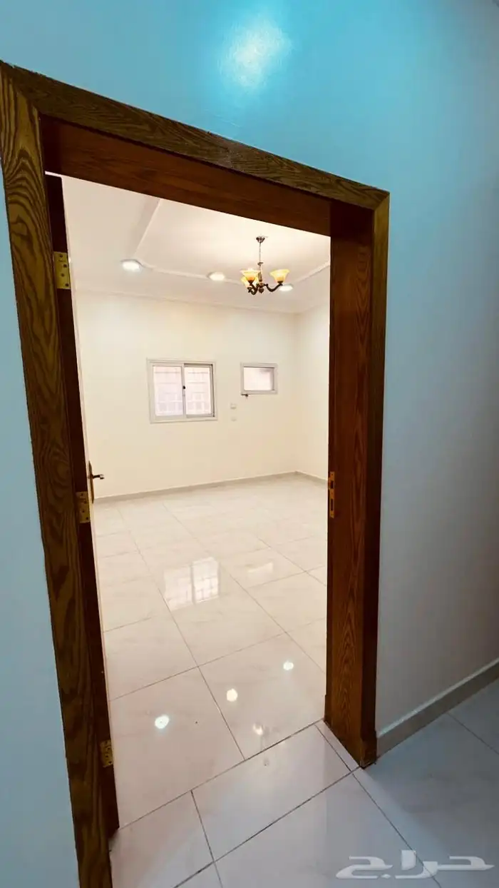 شقه واسعه مميزه للايجار 4
