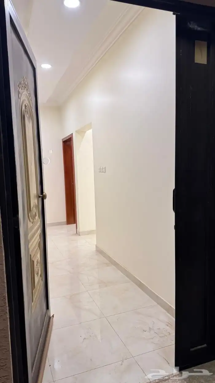 شقه ارضيه في خميس مشيط طريق التحليه مخطط الجامعيين 0