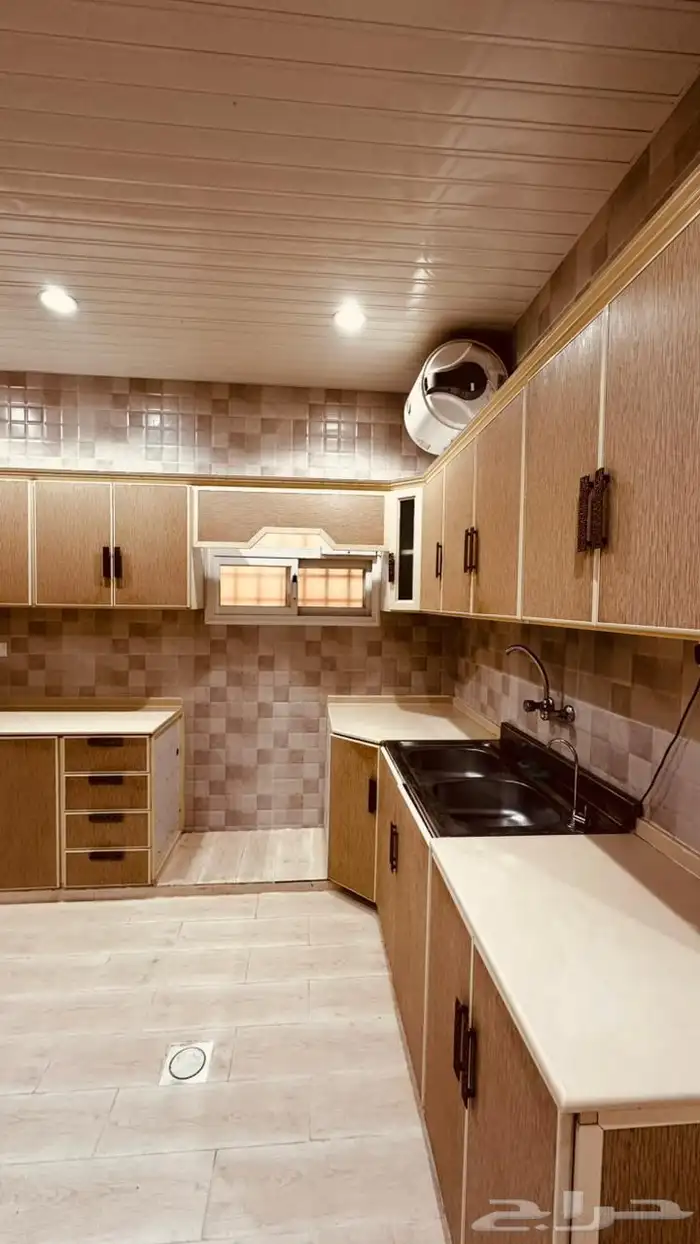 شقه واسعه مميزه للايجار 6