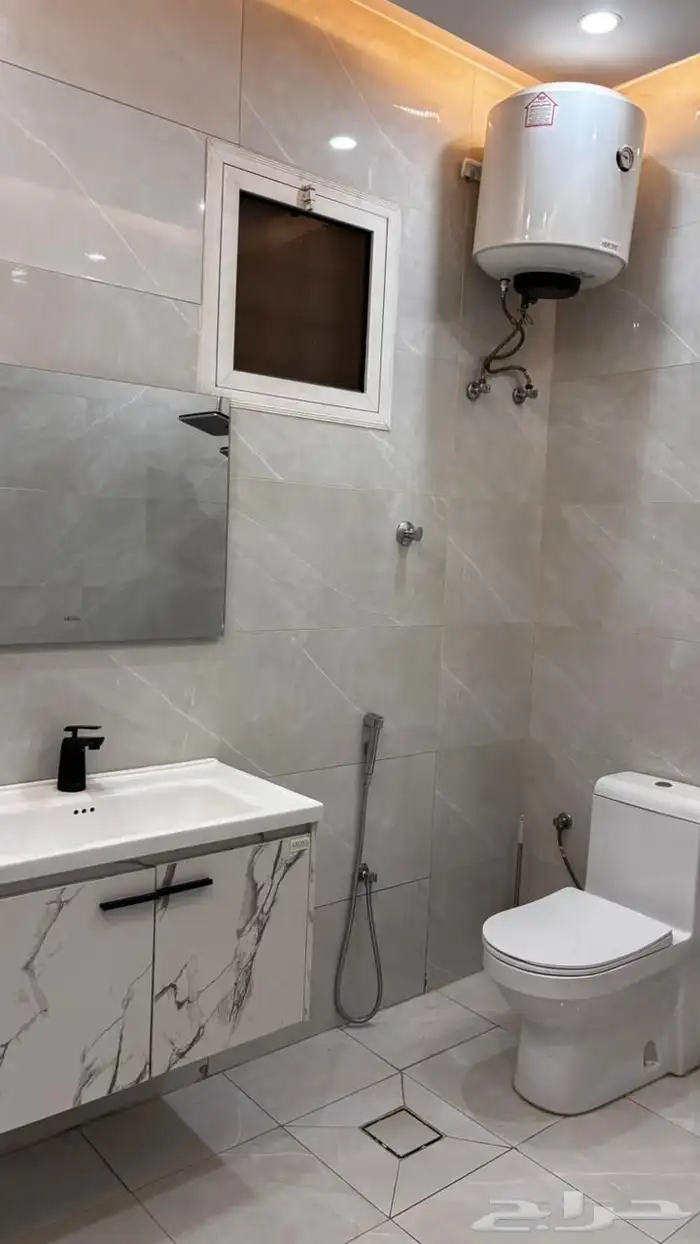 شقة للبيع المدينة المنورة حي الدفاع العزيزية 18