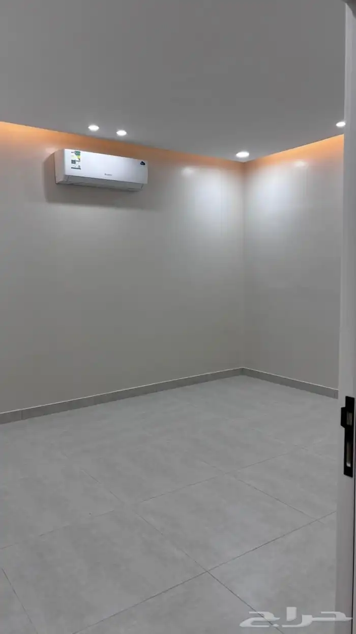 شقة للبيع المدينة المنورة حي الدفاع العزيزية 12