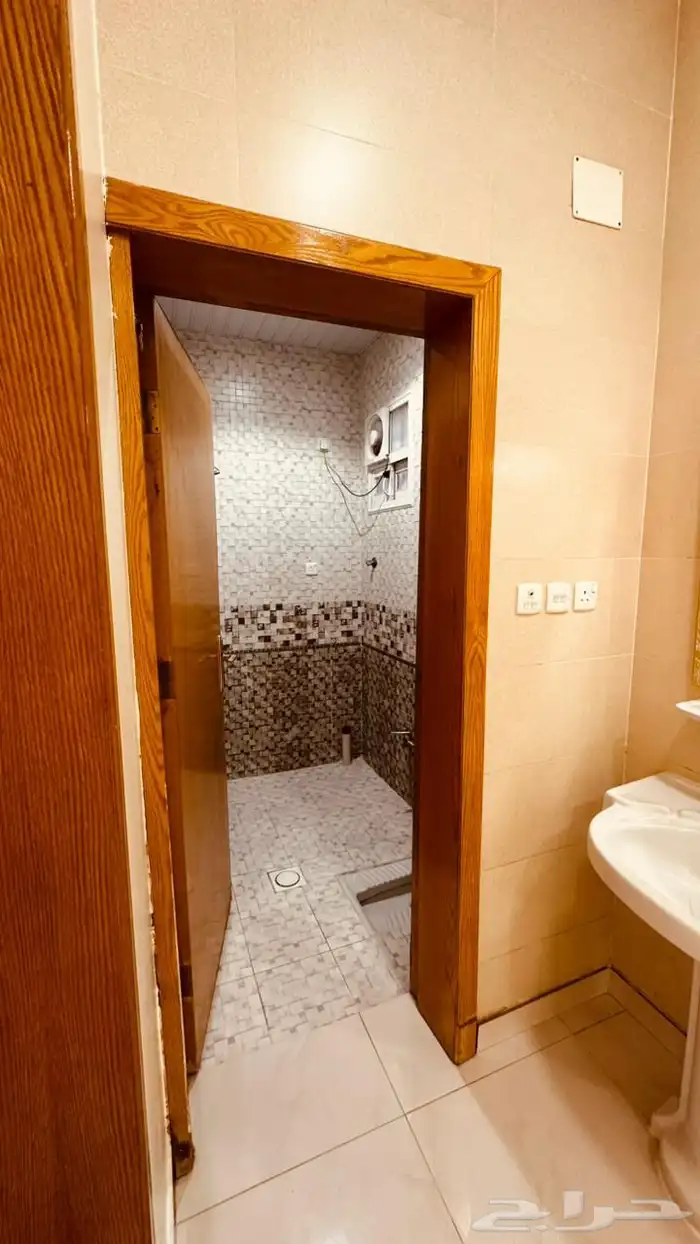 شقه واسعه مميزه للايجار 2