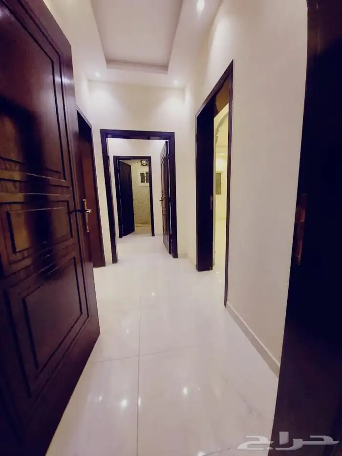 شقة 7 غرفة للإيجار 8