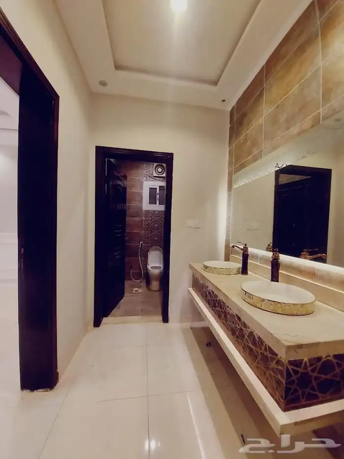 شقة 7 غرفة للإيجار 20