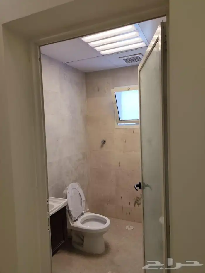 شقة للايجار بمدخلين في الفردوس 5