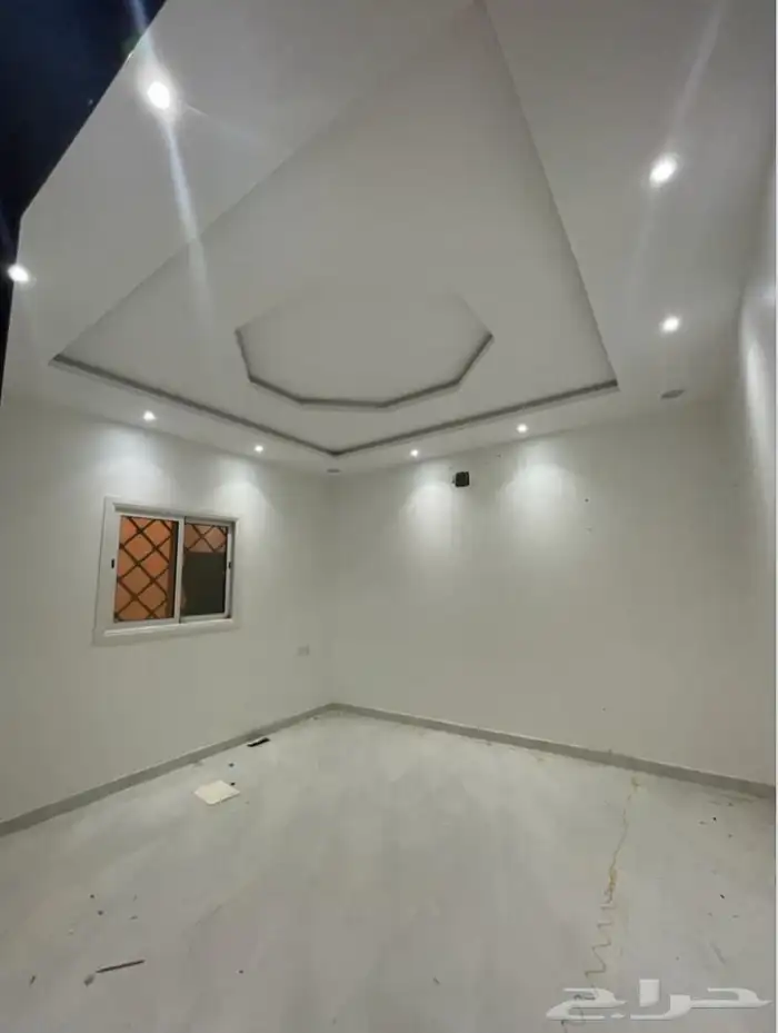 للبيع فيلا مع شقتين حي القادسية 9