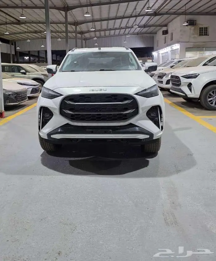 ايسوزو MUX 2025 - فل كامل للكاش والتقسيط 3