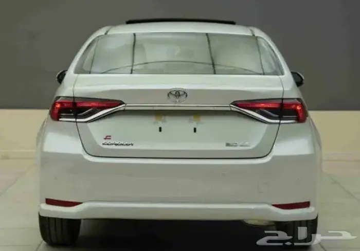 تويوتا كورولا 2.0 XLI فتحة بنزين 2025 9