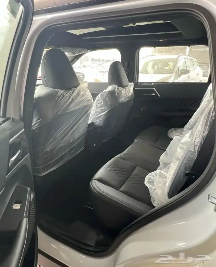 ميتسوبيشي اوتلاندر 2025 بلاك ايدشن فل كامل 9