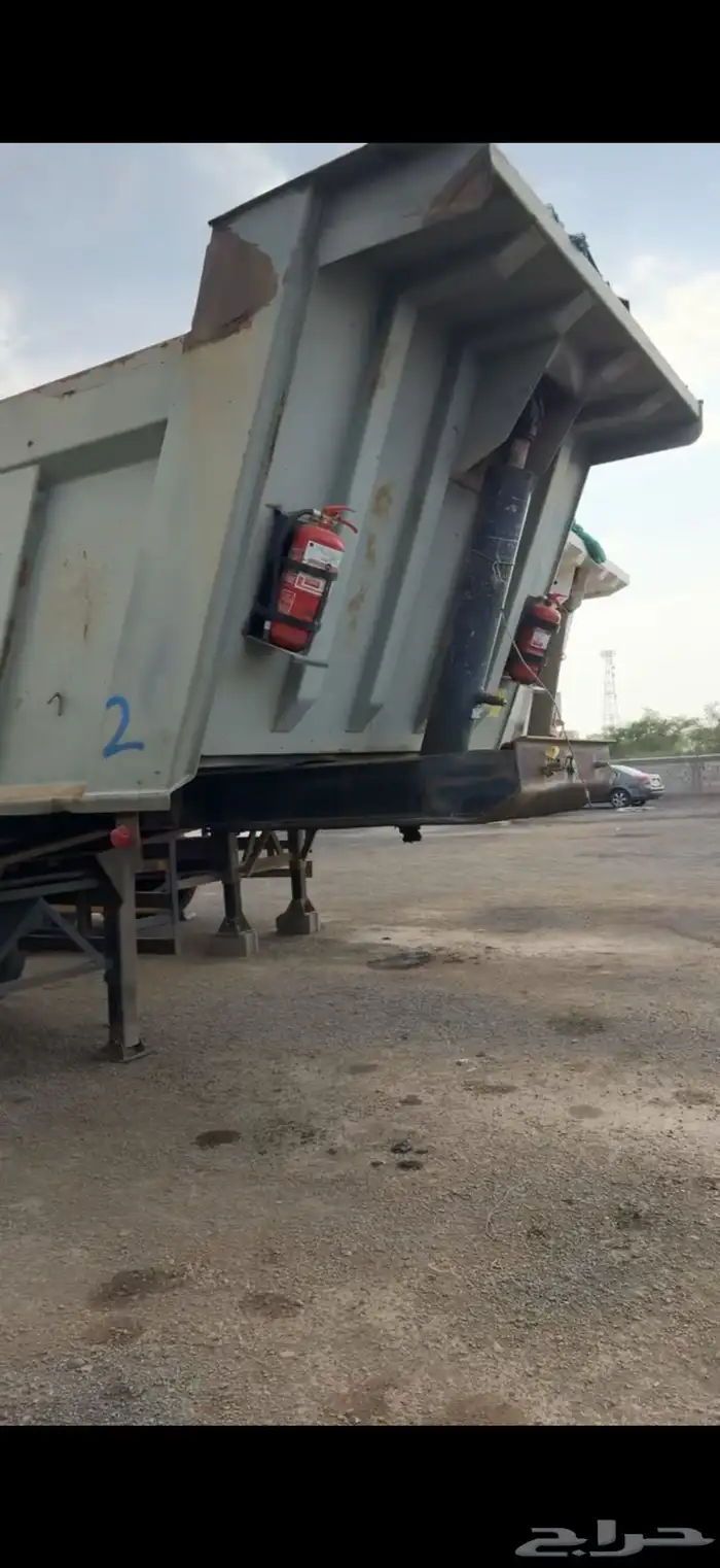 للبيع صندوق قلاب 2