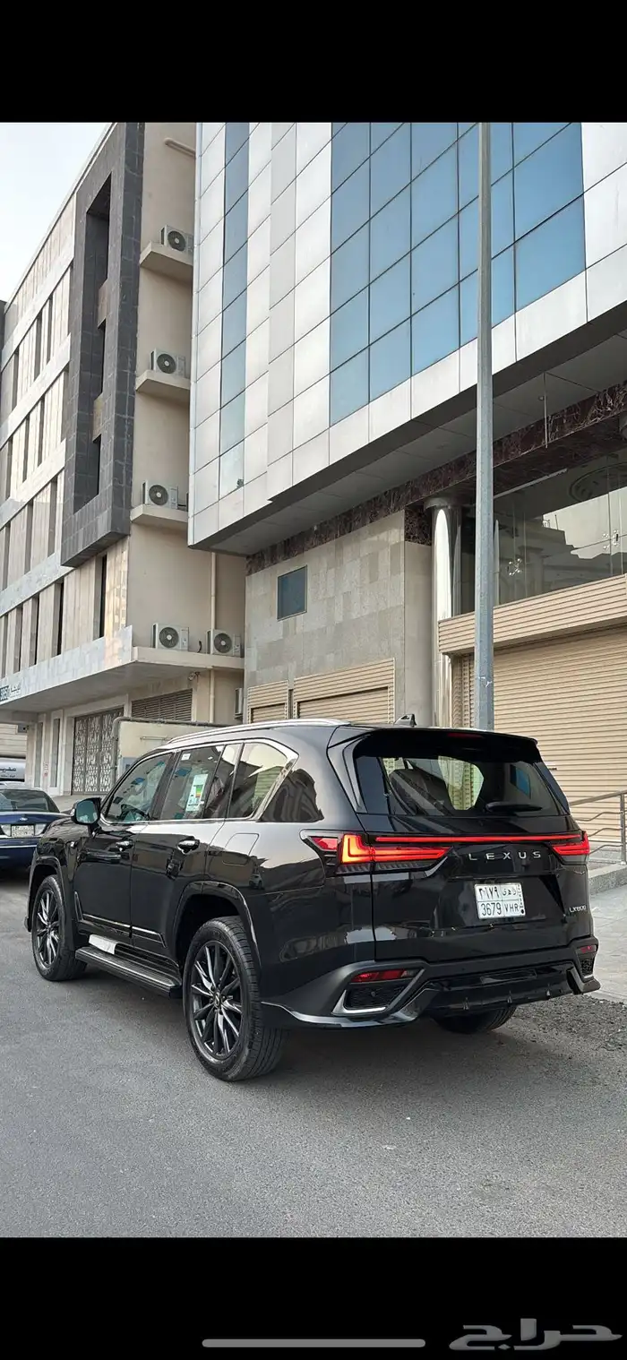 جيب لكزس اف سبورت اسود 2