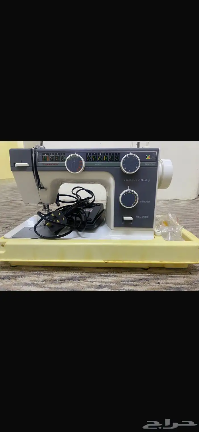 مكينة خياطه جديده جميع اغراضها معها 3