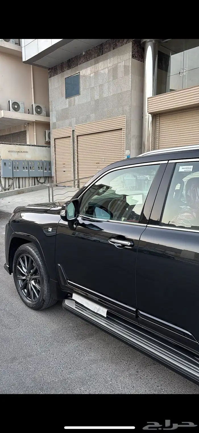 جيب لكزس اف سبورت اسود 1